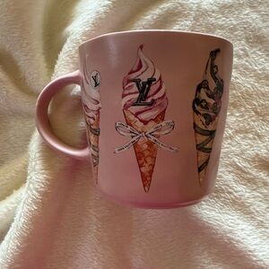 ADORABLE  ICE CREAM PINK COFFEE MUG